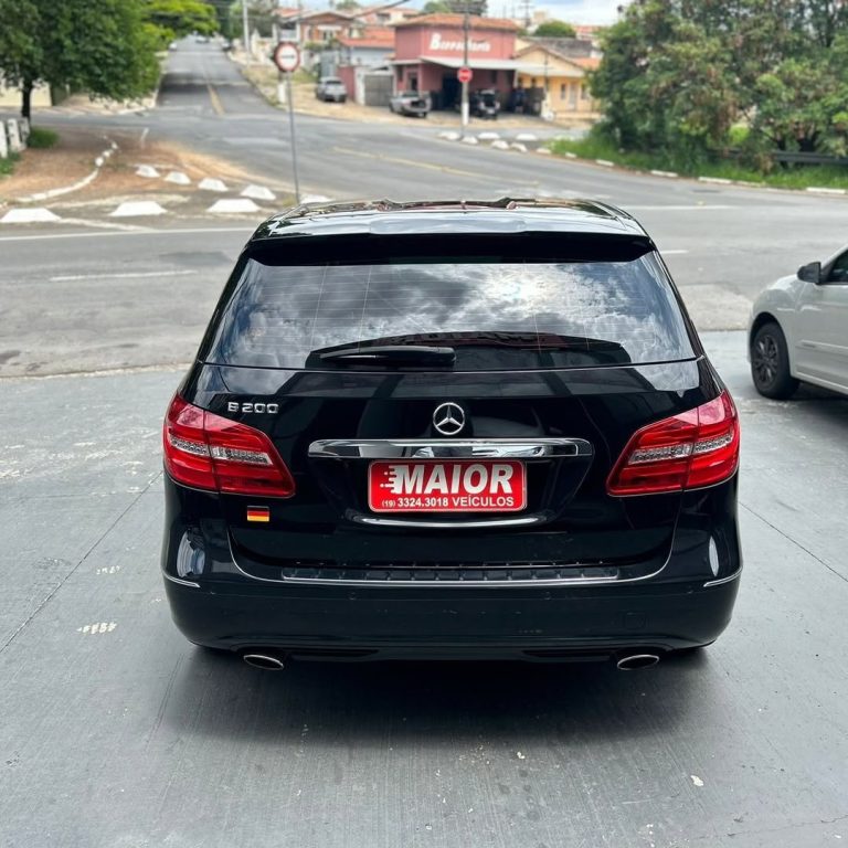 Mercedes-Benz Classe B 200 1.6 Turbo Sport 2015 Mercedes-Benz Classe B 200 1.6 Turbo Sport 2015