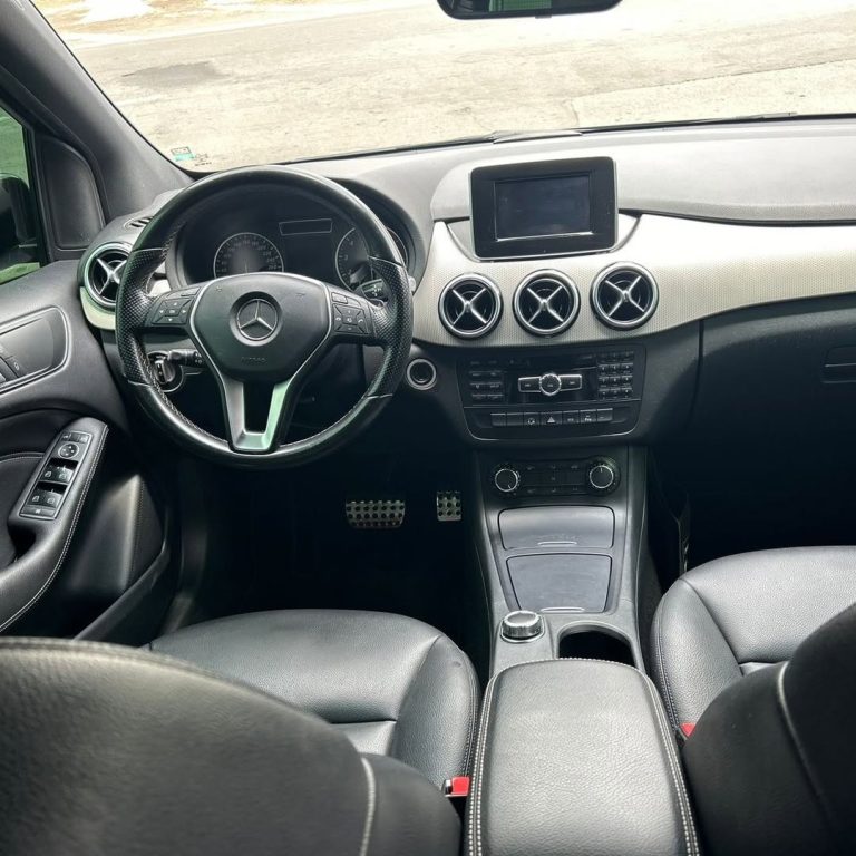 Mercedes-Benz Classe B 200 1.6 Turbo Sport 2015 Mercedes-Benz Classe B 200 1.6 Turbo Sport 2015