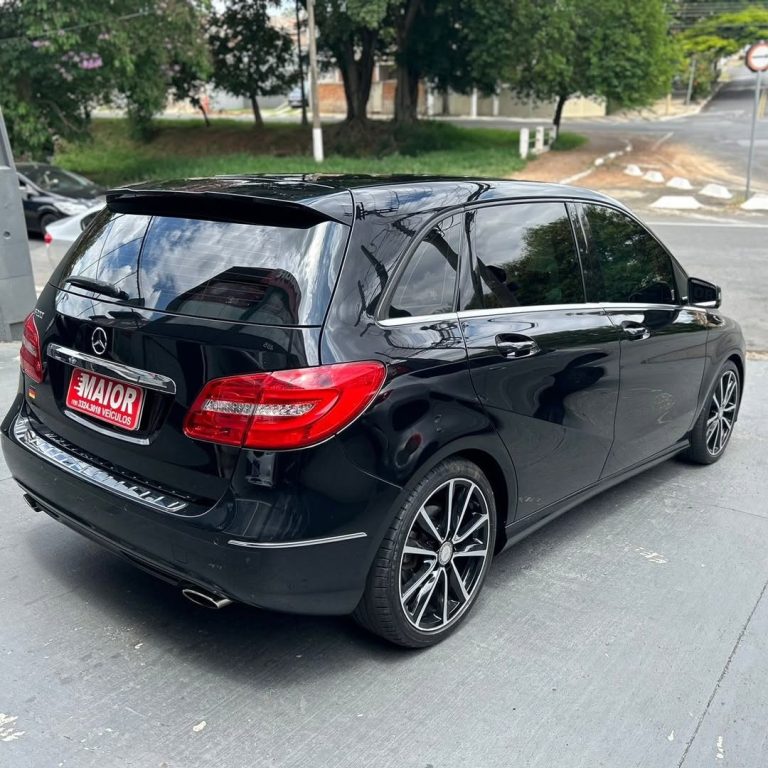 Mercedes-Benz Classe B 200 1.6 Turbo Sport 2015 Mercedes-Benz Classe B 200 1.6 Turbo Sport 2015