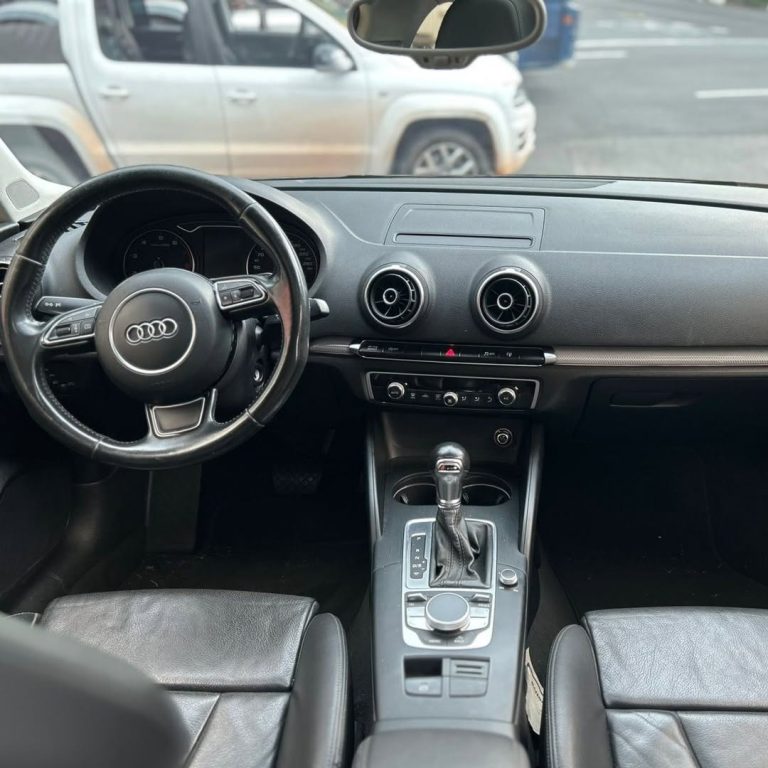 A3 Sedan 1.8 TFSI Ambition S Tronic A3 Sedan 1.8 TFSI Ambition S Tronic